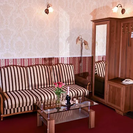 Goethe - Kupelne Pobyty S Procedurami V Liecebnych Termalnych Kupeloch Hotel